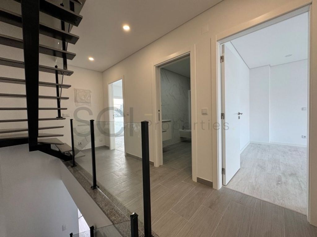 Luxury House for sale in Seixal, 555 000 €, Photo 4
