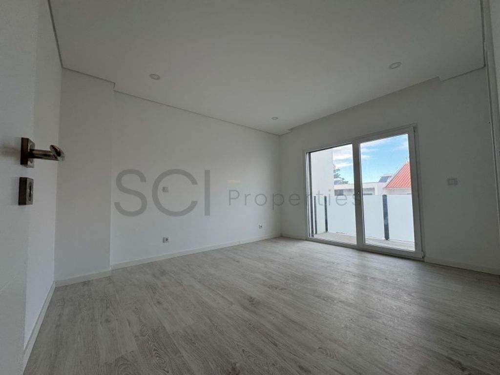 Luxury House for sale in Seixal, 555 000 €, Photo 5