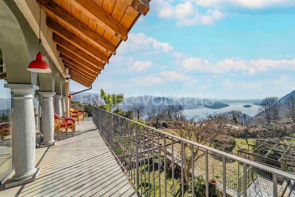Luxury House for sale in Cesara, 680 000 €, Photo 1