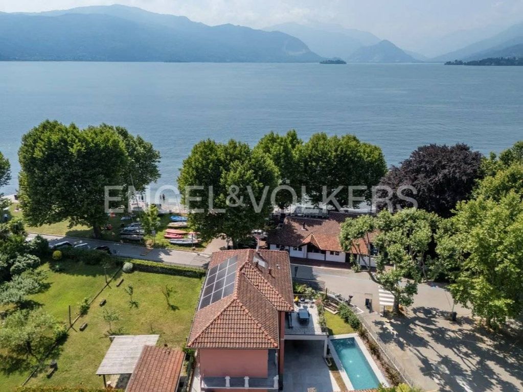 Luxury House for sale in Laveno, 1 395 000 €, Photo 1