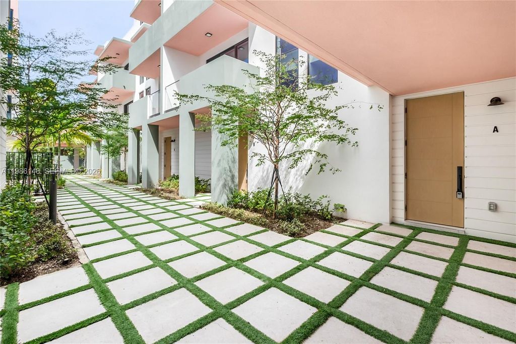Luxury House for sale in Miami, 1 456 803 €, Photo 1