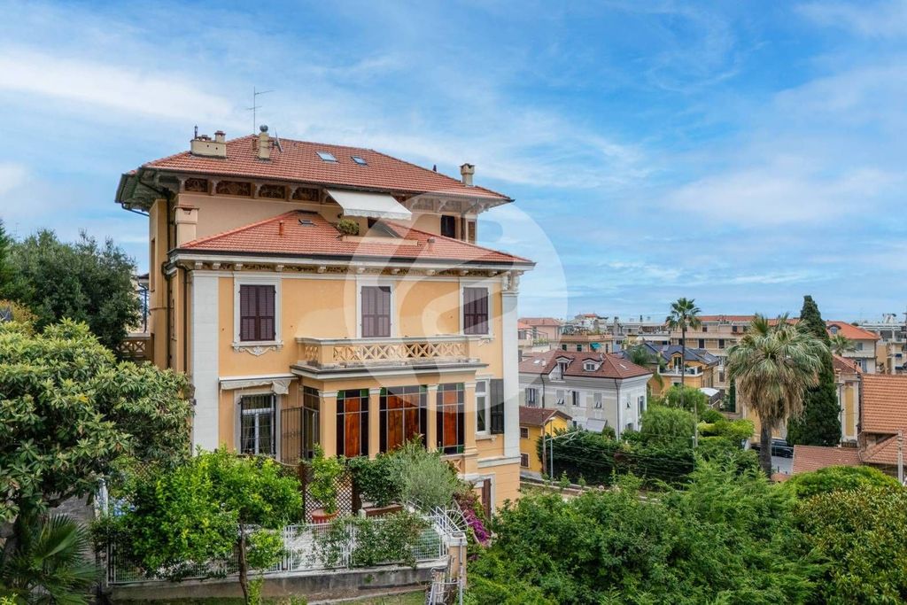 Appartement de luxe à vendre à Alassio, 1 250 000 €, Photo 2