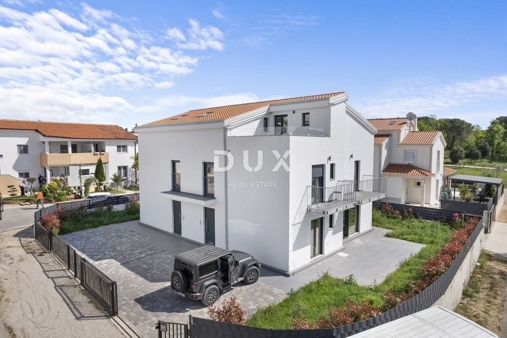 Maison de luxe à vendre à Porec, 570 000 €, Photo 2