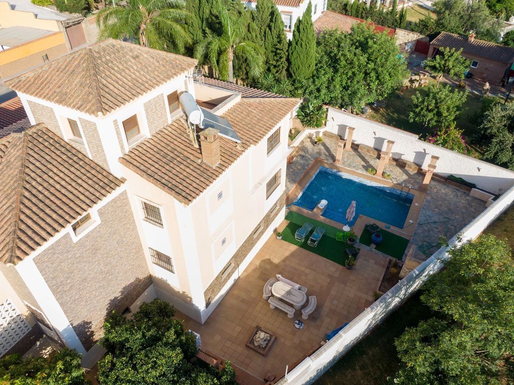 Luxury House for sale in La Línea de La Concepción, 875 000 €, Photo 2
