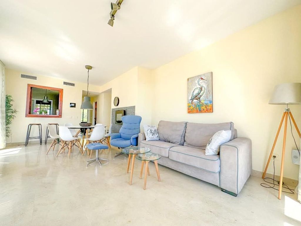 Luxury Apartment for sale in La Línea de La Concepción, 440 000 €, Photo 6