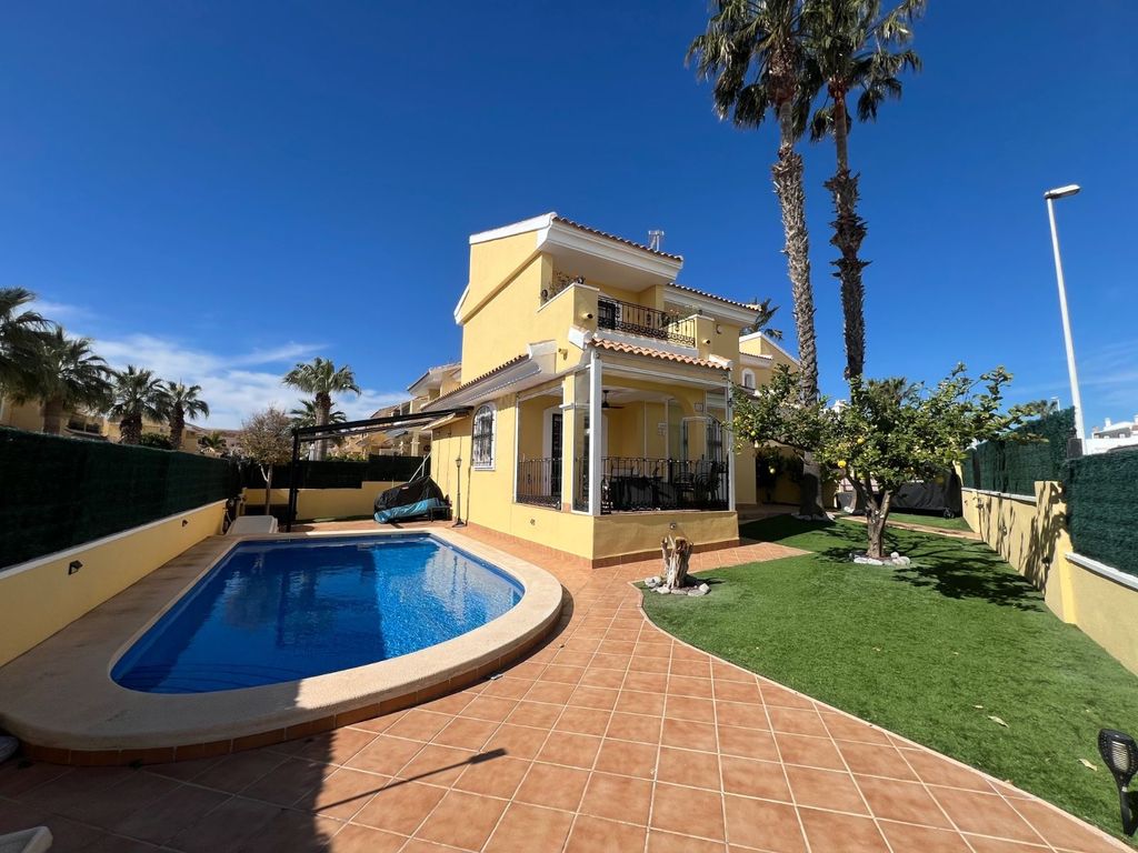 Maison de luxe à vendre à Playas de Orihuela, 424 000 €, Photo 1