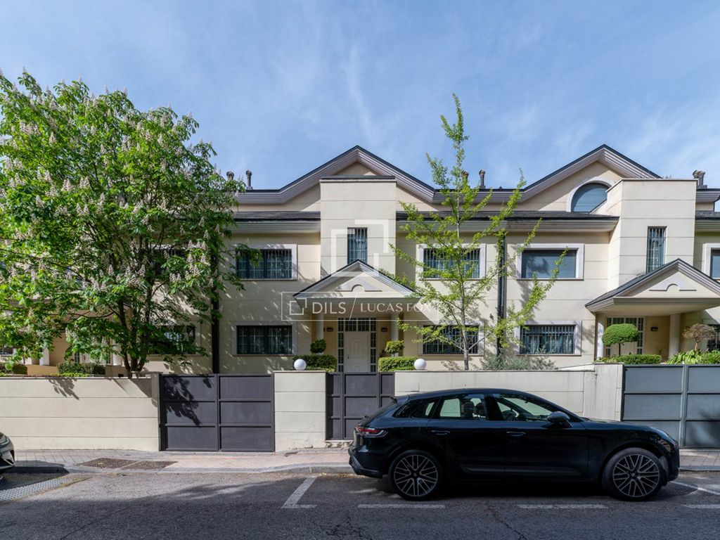 Maison de luxe à vendre à Madrid, 2 650 000 €, Photo 1