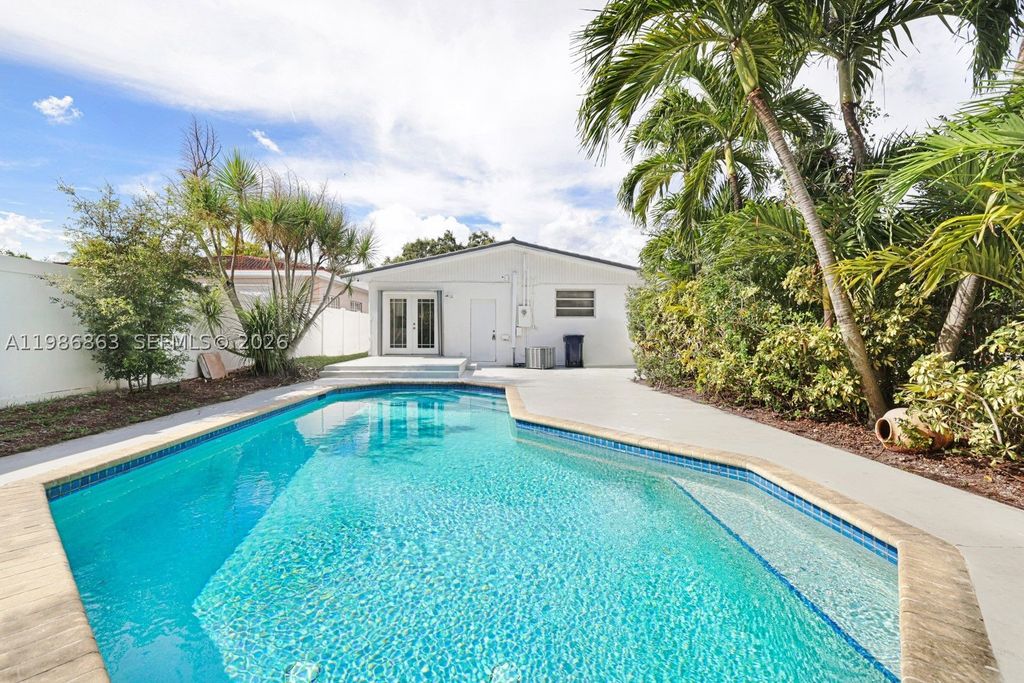 Maison de luxe à vendre à El Portal, 832 130 €, Photo 1