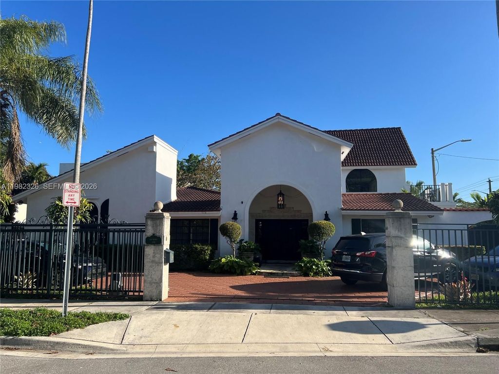 Luxury House for sale in Miami, 1 534 662 €, Photo 1