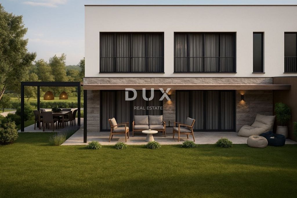 Maison de luxe à vendre à Porec, 465 000 €, Photo 2