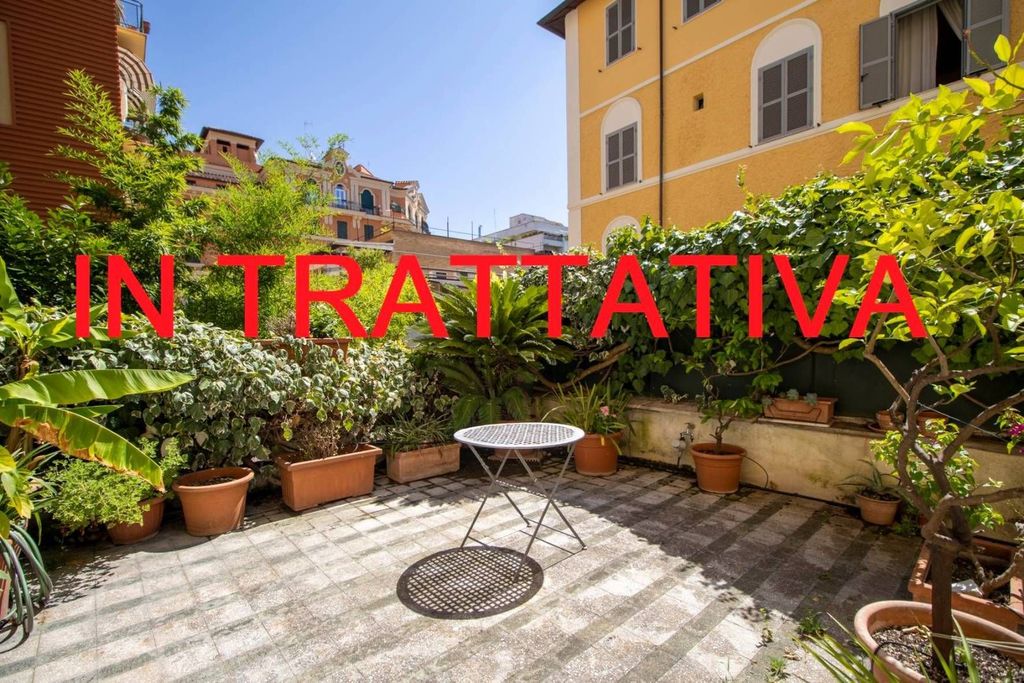 Luxury Apartment for sale in Rome, 1 380 000 €, Photo 1