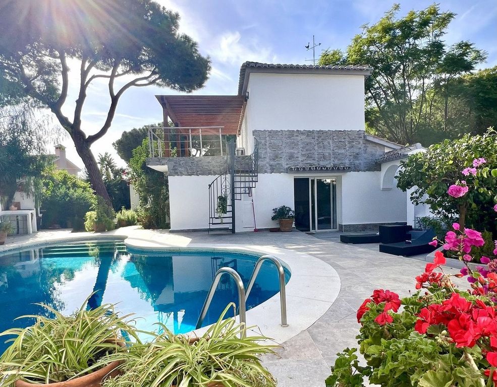 Maison de luxe à vendre à Marbella, 1 250 000 €, Photo 1