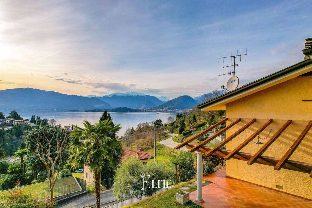 Luxury House for sale in Laveno, 660 000 €, Photo 1
