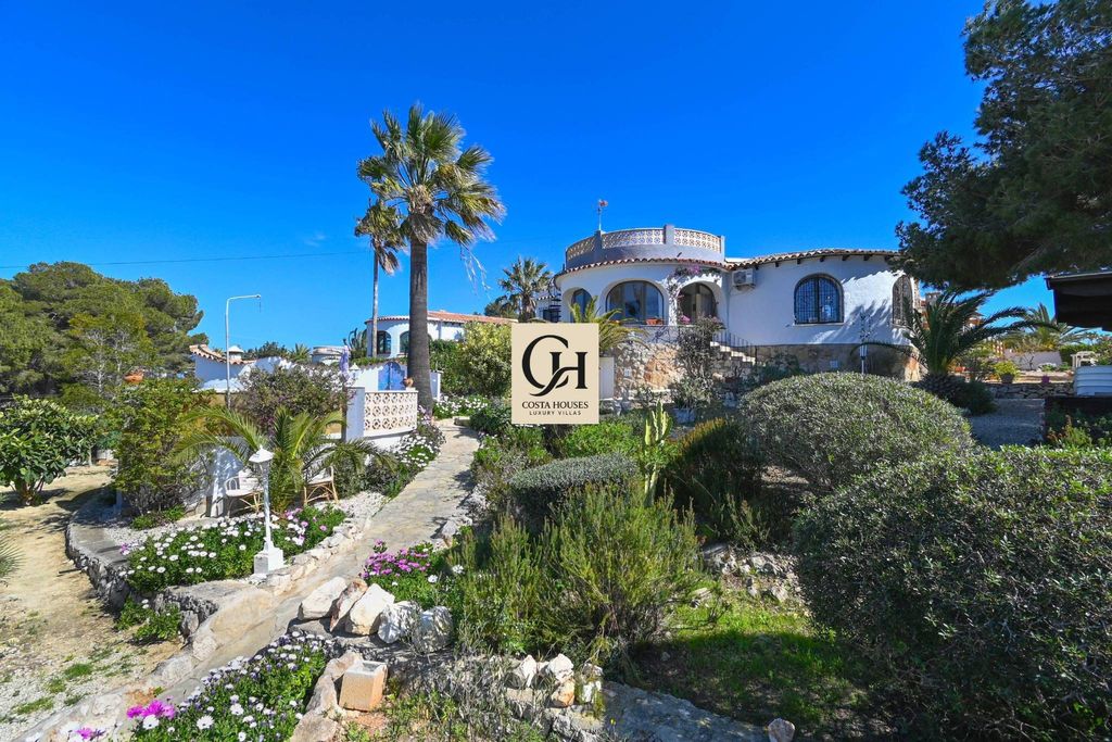 Luxury House for sale in Javea, 900 000 €, Photo 1