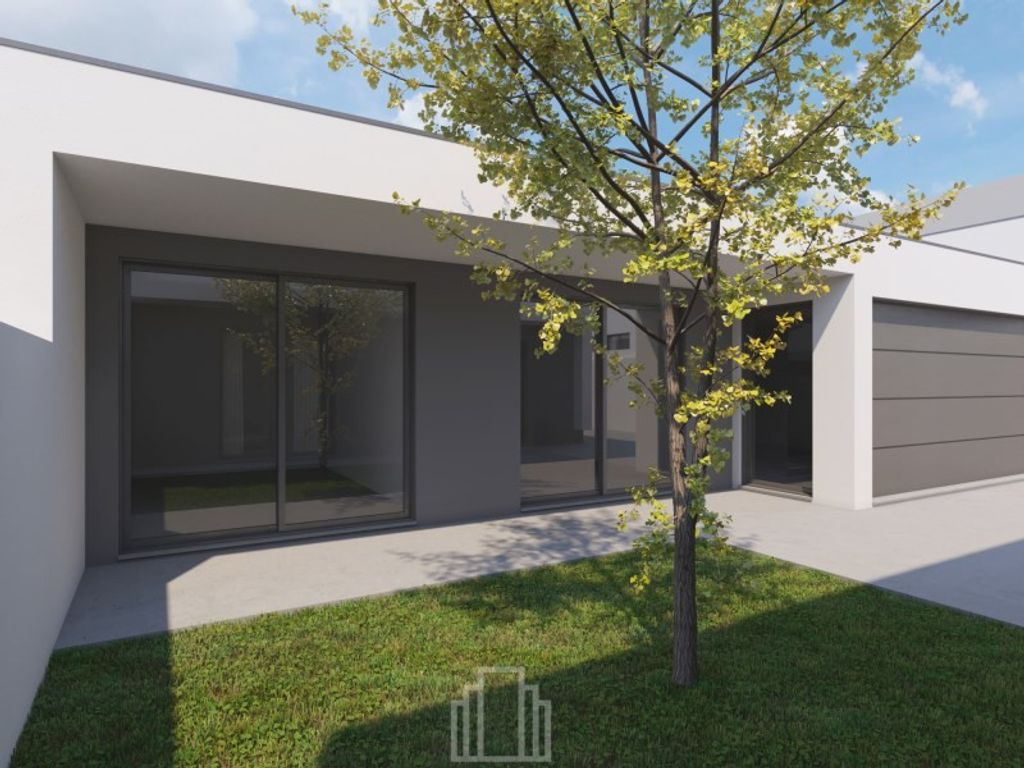 Luxury House for sale in Santa Maria Da Feira, 440 000 €, Photo 1