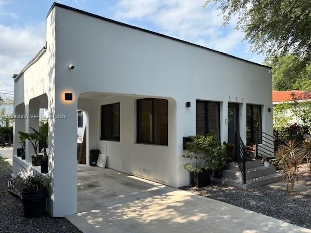 Luxury House for sale in Miami, 1 284 037 €, Photo 1