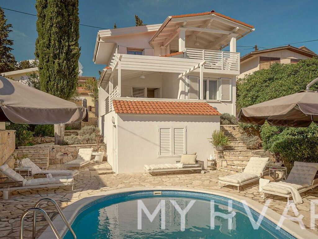 Maison de luxe à vendre à Jelsa, 750 000 €, Photo 2