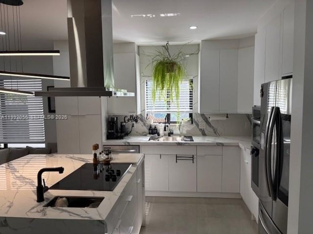 Luxury House for sale in Miami, 1 284 037 €, Photo 4
