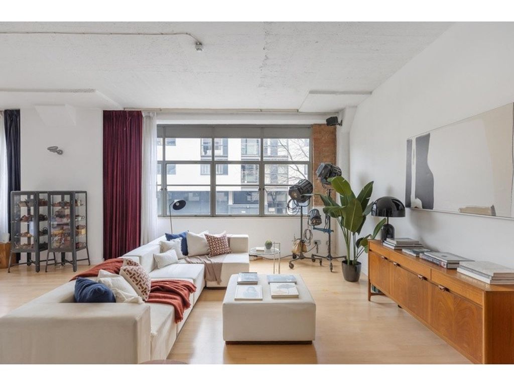 Luxury Apartment for sale in London, 1 100 869 €, Photo 3