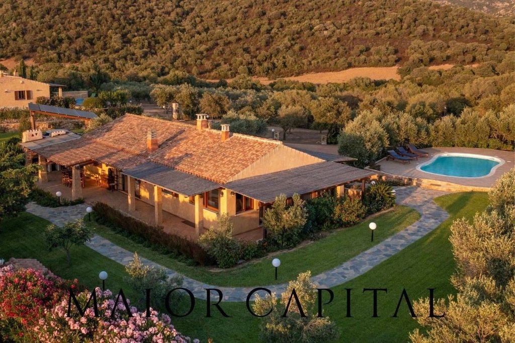Maison de luxe à vendre à Olbia, 1 040 000 €, Photo 1