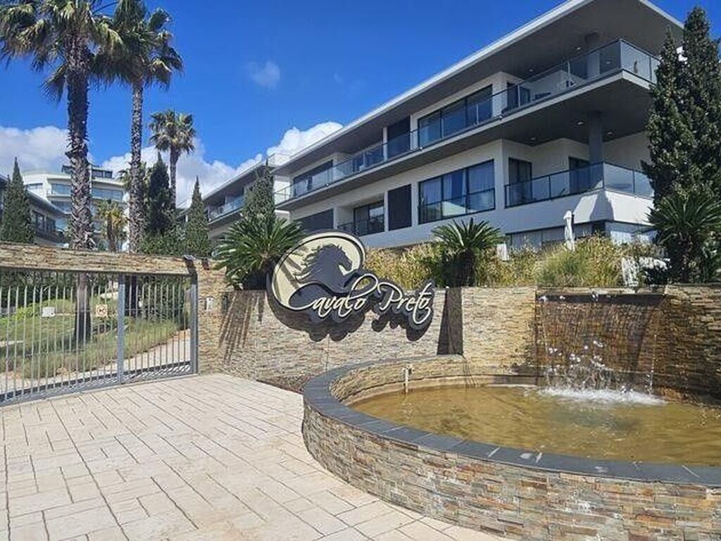 Luxury Apartment for sale in Quarteira, 700 000 €, Photo 1