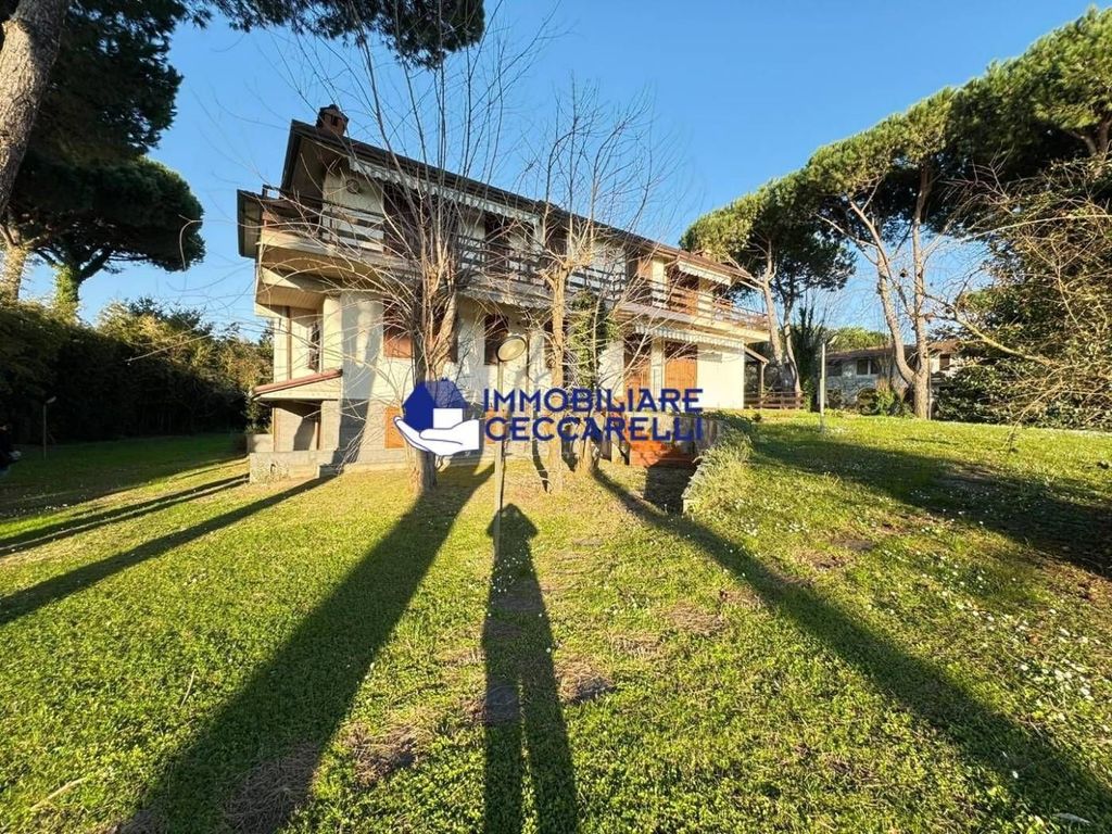 Luxury House for sale in Massa, 1 700 000 €, Photo 1