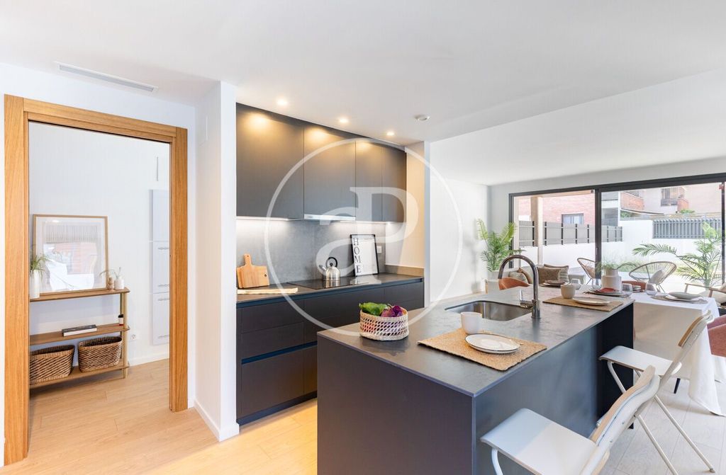 Luxury Apartment for sale in Sant Cugat Del Vallès, 998 000 €, Photo 1