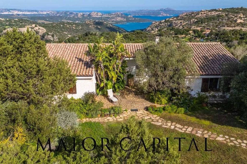 Luxury House for sale in Arzachena, 1 350 000 €, Photo 2