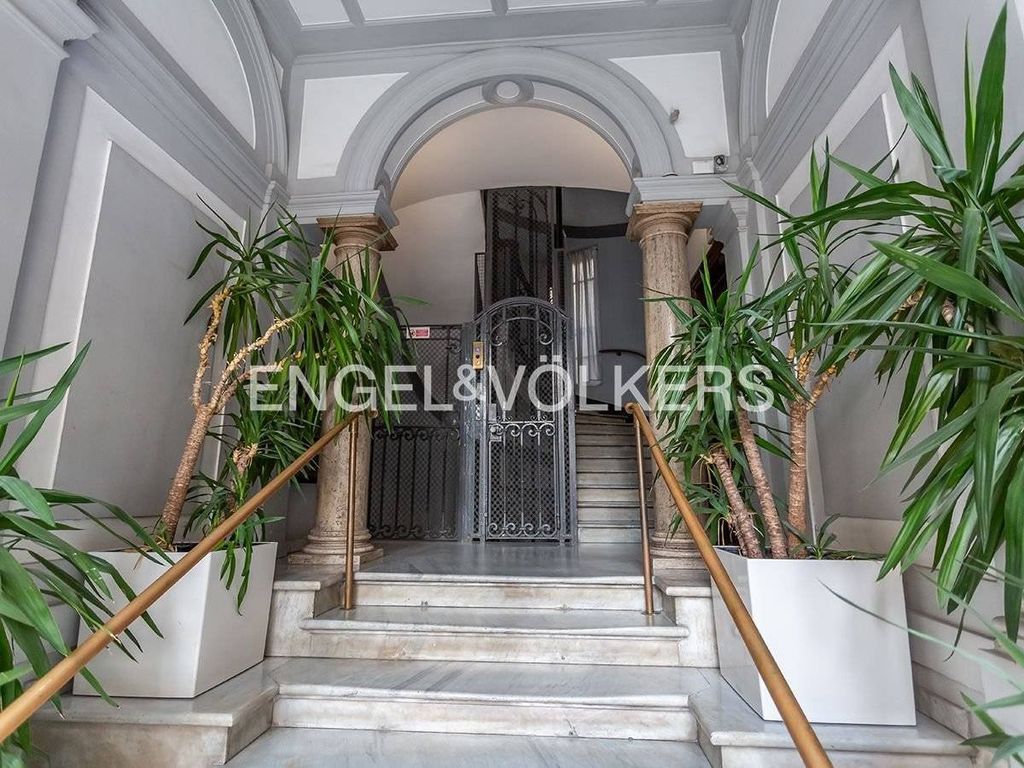 Luxury Apartment for sale in Rome, 1 450 000 €, Photo 3