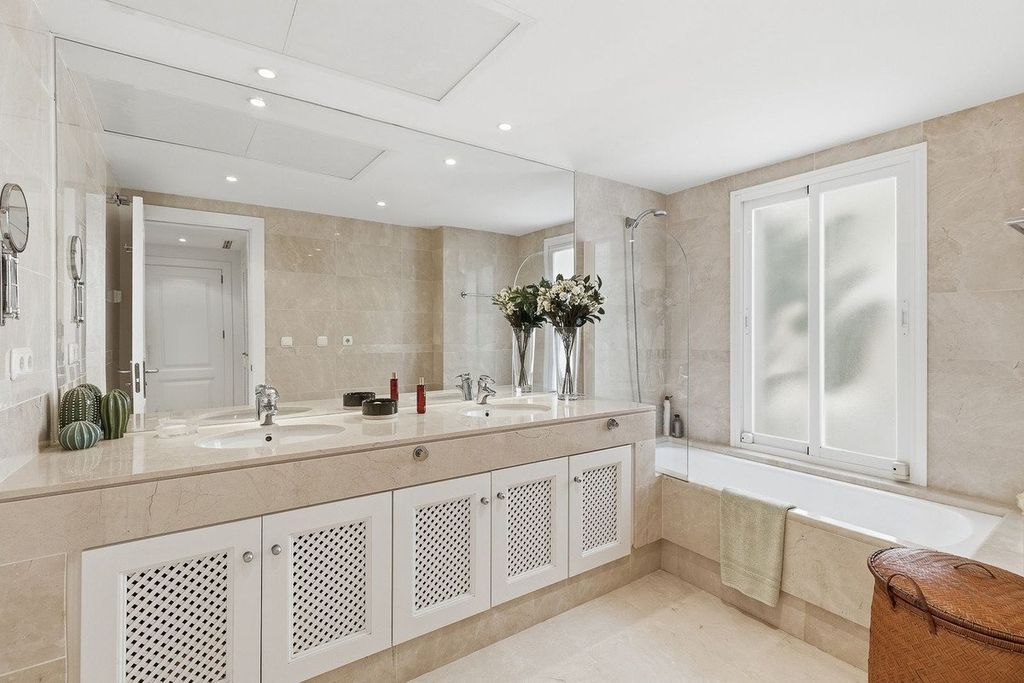 Appartement de luxe à vendre à Nueva Andalucia, 695 000 €, Photo 4
