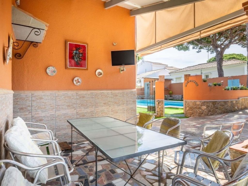 Luxury House for sale in Chiclana de La Frontera, 680 000 €, Photo 5