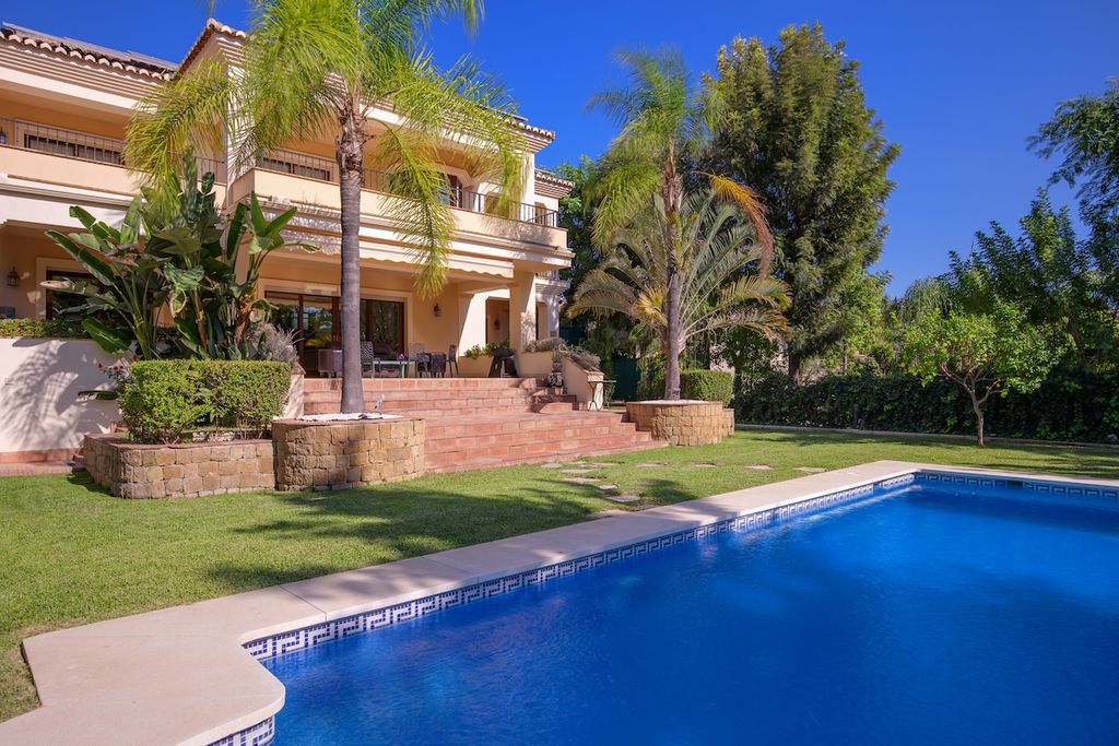 Luxury House for sale in Marbella, 2 100 000 €, Photo 5