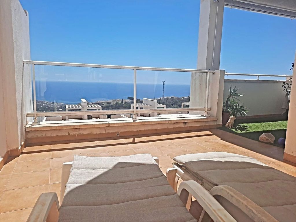Luxury Apartment for sale in Benalmádena, 590 000 €, Photo 1