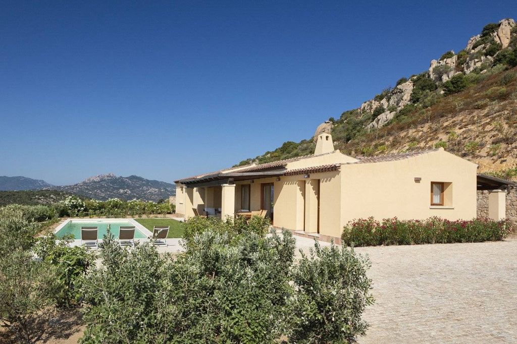 Luxury House for sale in Olbia, 870 000 €, Photo 2