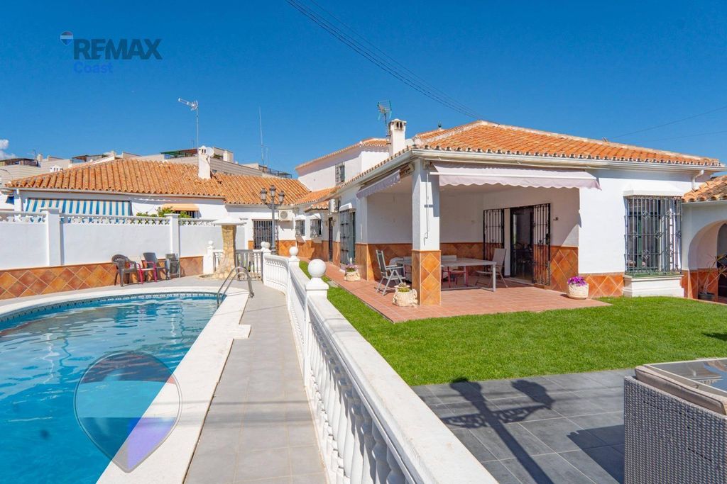 Maison de luxe à vendre à Rincón de La Victoria, 1 049 000 €, Photo 1