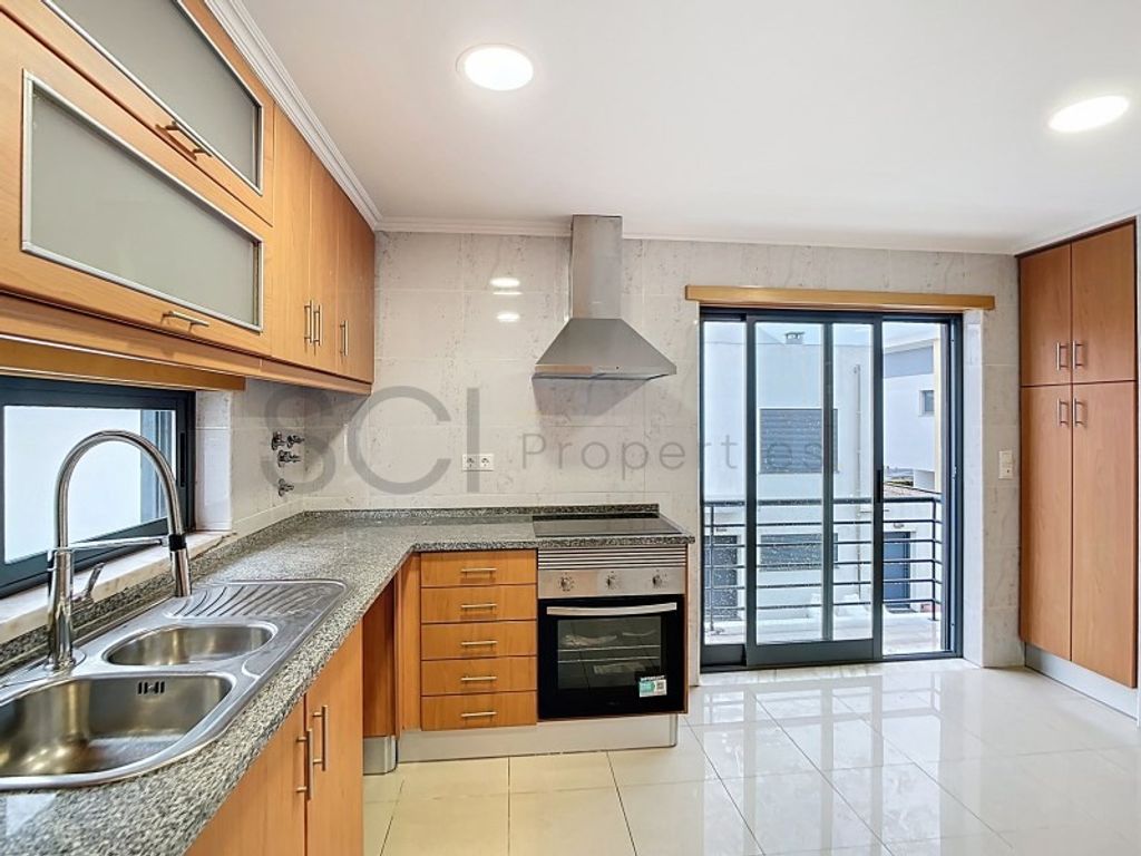 Maison de luxe à vendre à Almada, 695 000 €, Photo 1