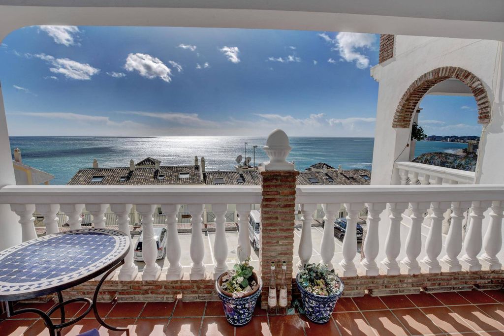 Luxury House for sale in Benalmádena, 469 000 €, Photo 1
