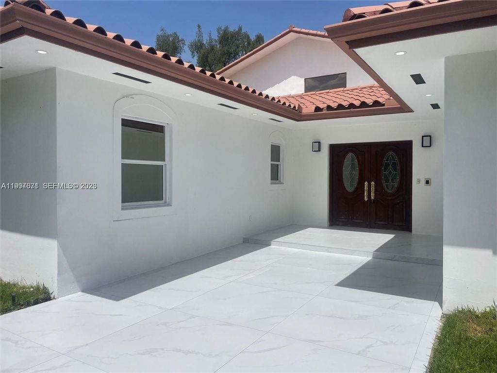 Maison de luxe à vendre à Hialeah, 1 556 037 €, Photo 1