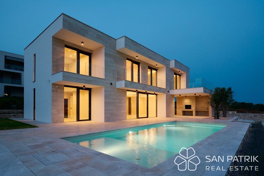 Maison de luxe à vendre à Sveti Filip I Jakov, 1 500 000 €, Photo 1