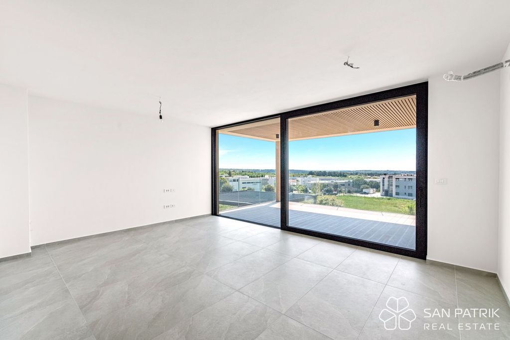 Luxury Apartment for sale in Novigrad, 699 000 €, Photo 2