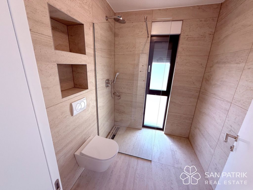 Luxury Apartment for sale in Zadar, 895 000 €, Photo 5