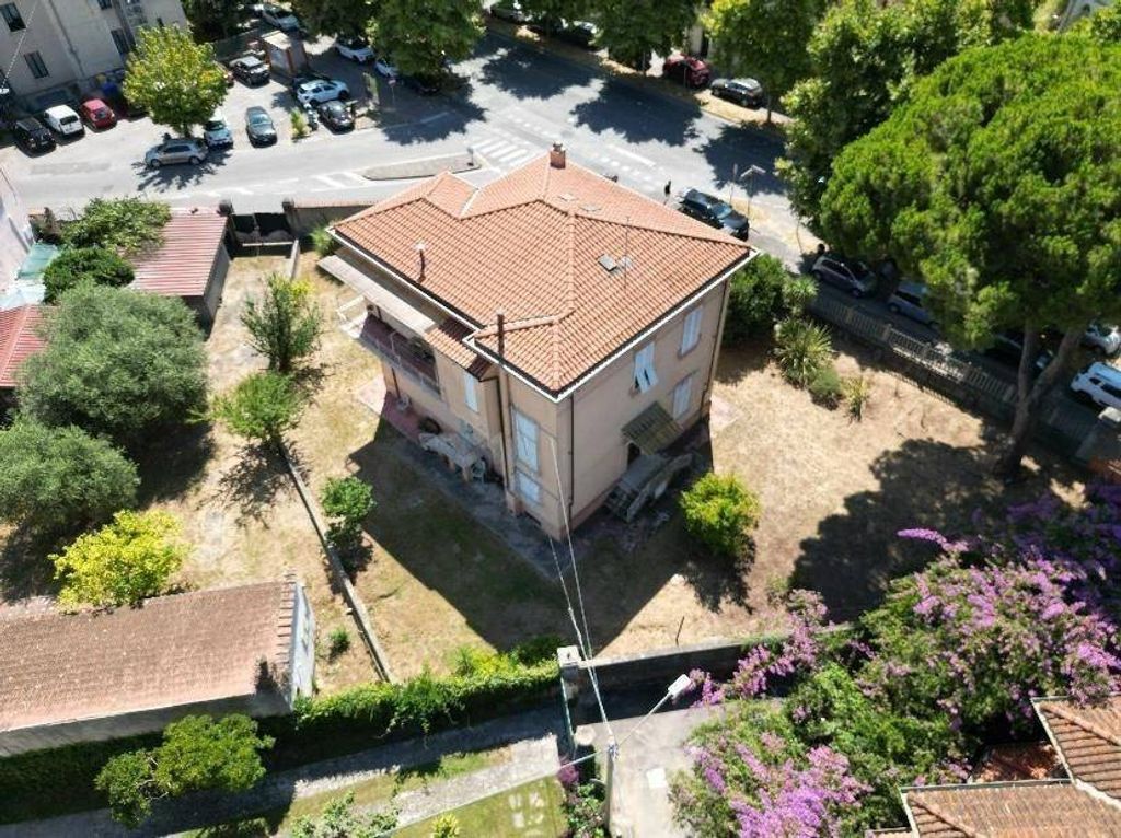 Luxury House for sale in Massa, 900 000 €, Photo 1