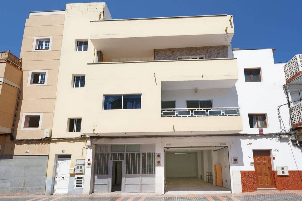 Luxury House for sale in San Bartolomé de Tirajana, 590 000 €, Photo 2