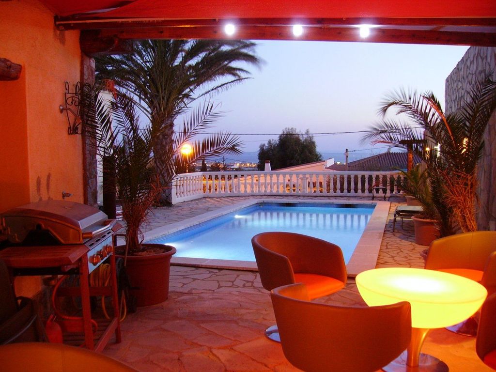 Maison de luxe à vendre à Roses, 699 000 €, Photo 3