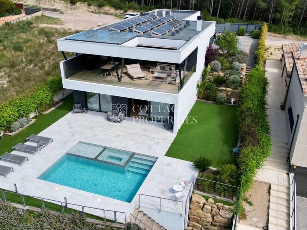Maison de luxe à vendre à Sant Julià de Ramis, 1 350 000 €, Photo 1