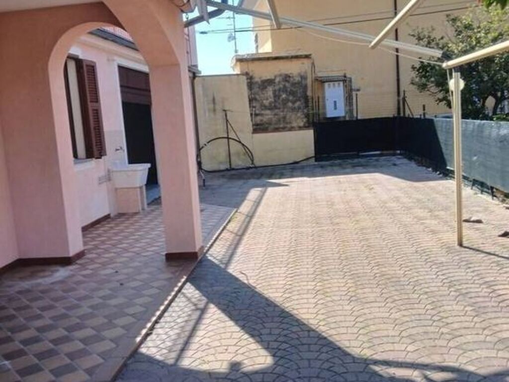 Luxury House for sale in Taggia, 498 000 €, Photo 1