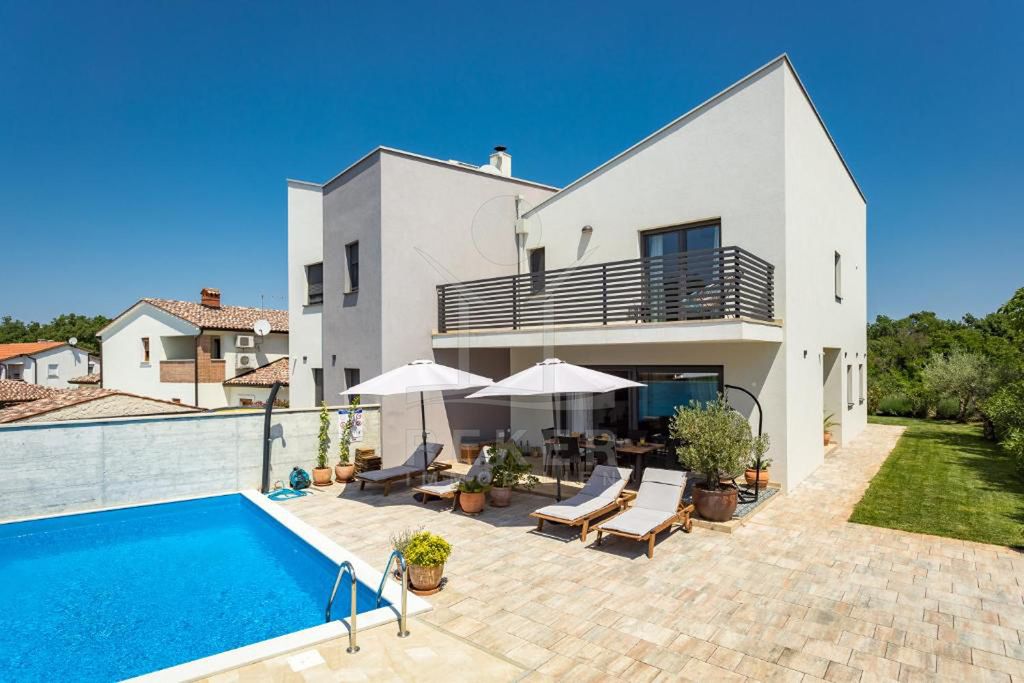 Maison de luxe à vendre à Porec, 570 000 €, Photo 1