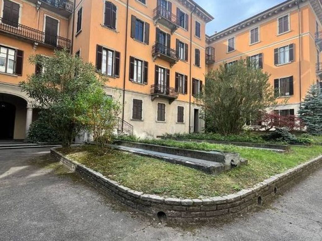 Luxury Apartment for sale in Como, 1 150 000 €, Photo 1