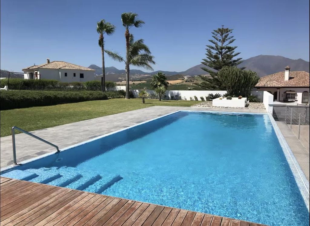 Maison de luxe à vendre à Manilva, 2 500 000 €, Photo 1