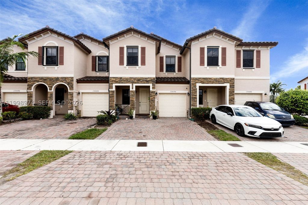 Luxury House for sale in Miami, 491 410 €, Photo 1